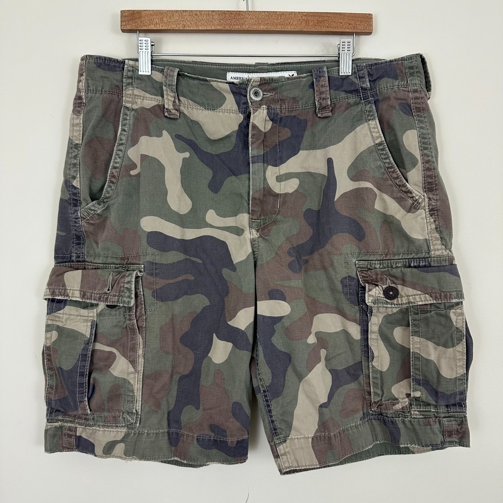 American Eagle Outfitters Classic Length Cargo Shorts Mens Green Camo